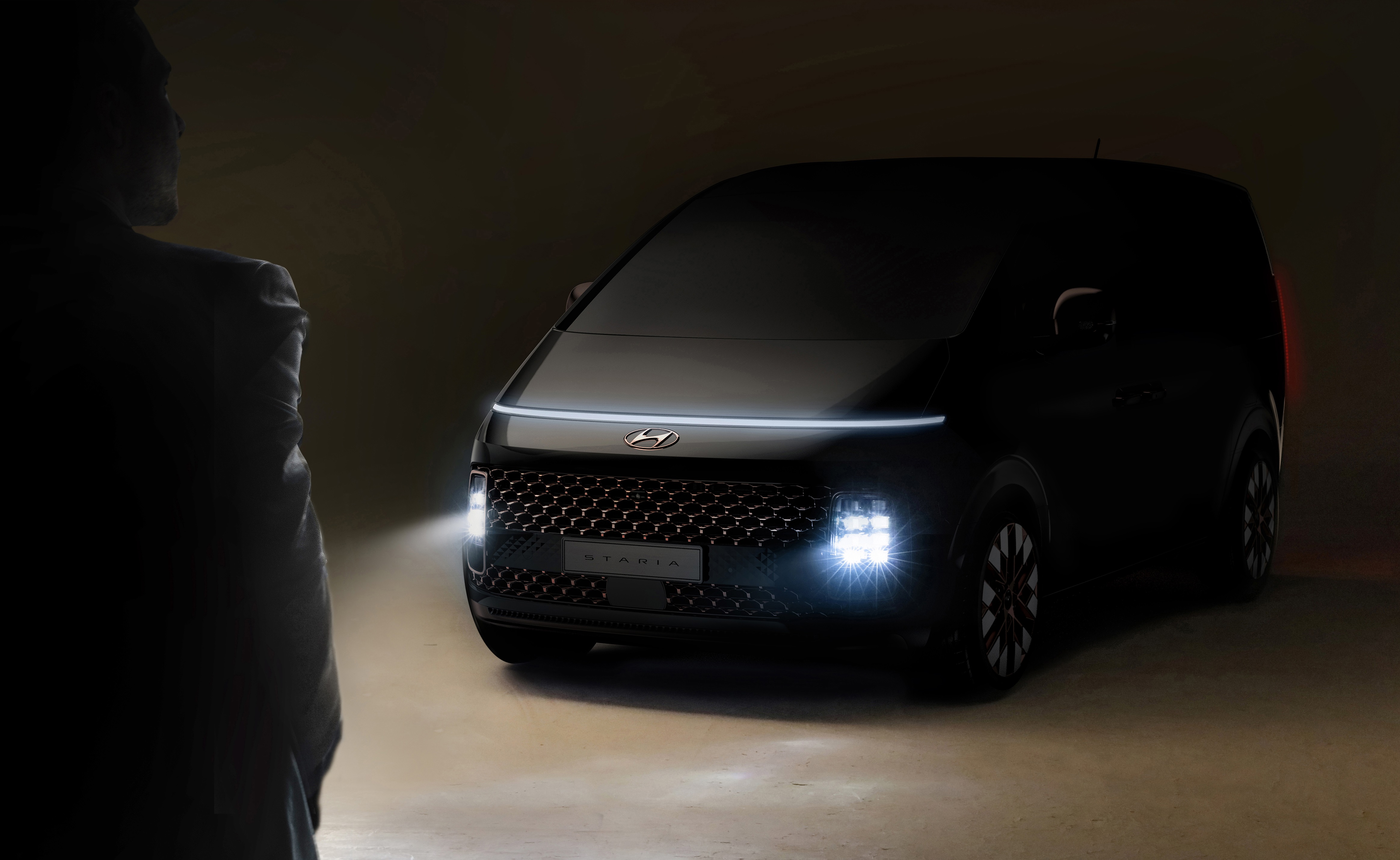 Hyundai Motor представляє перші фото STARIA – нової моделі MPV сегменту з преміальним та футуристичним дизайном. | Хюндай Мотор Україна - фото 6